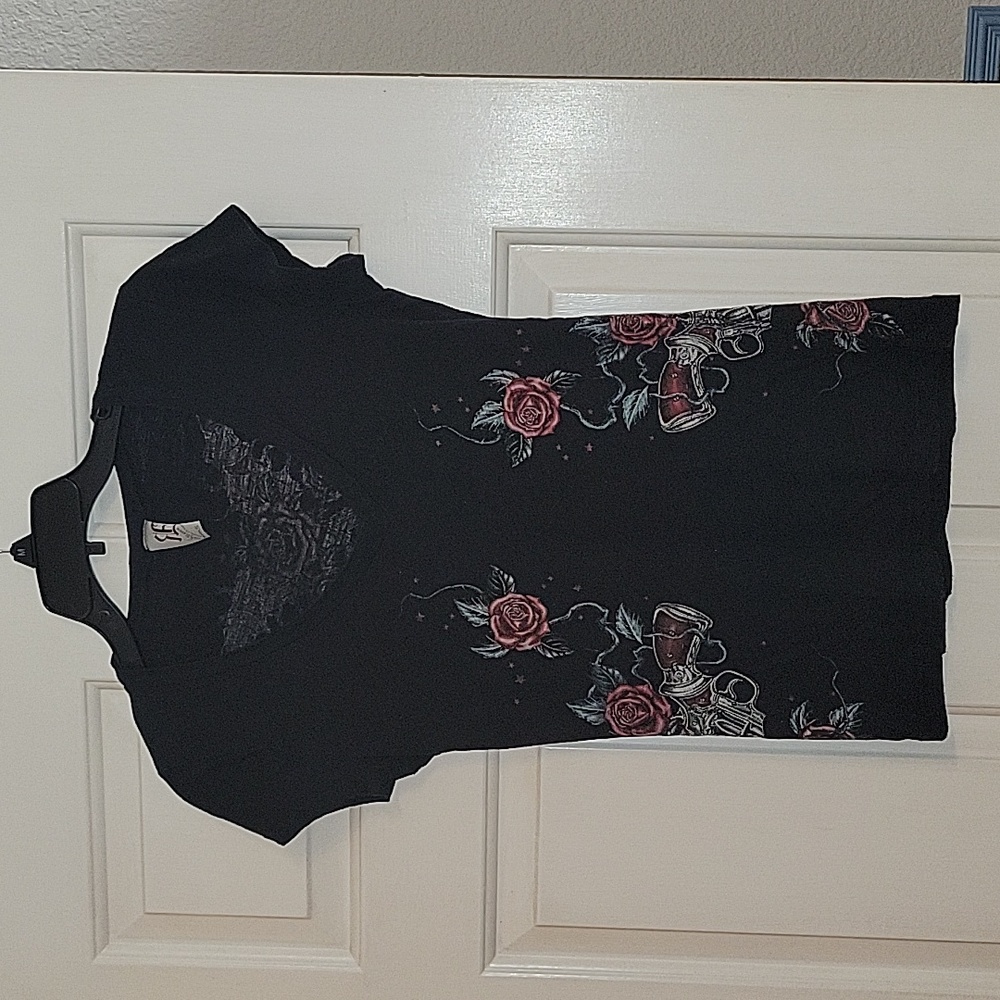 Black v neck tee Rock and Rose brand